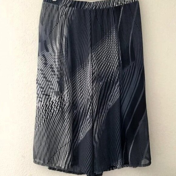 NEW DIRECTION WIDE LEG CAPIS PLUS 2X LIKE NEW - Picture 5 of 10